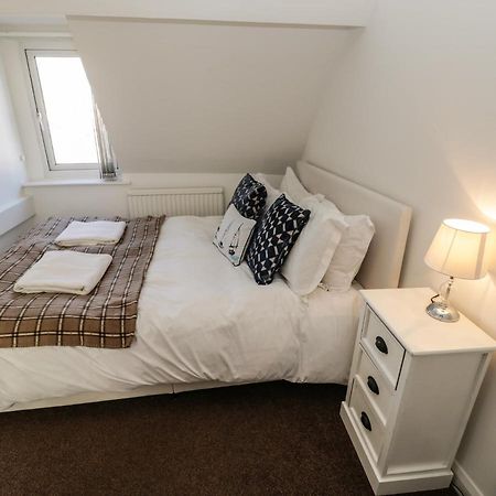 5 Green Lane Villa Уитби Екстериор снимка