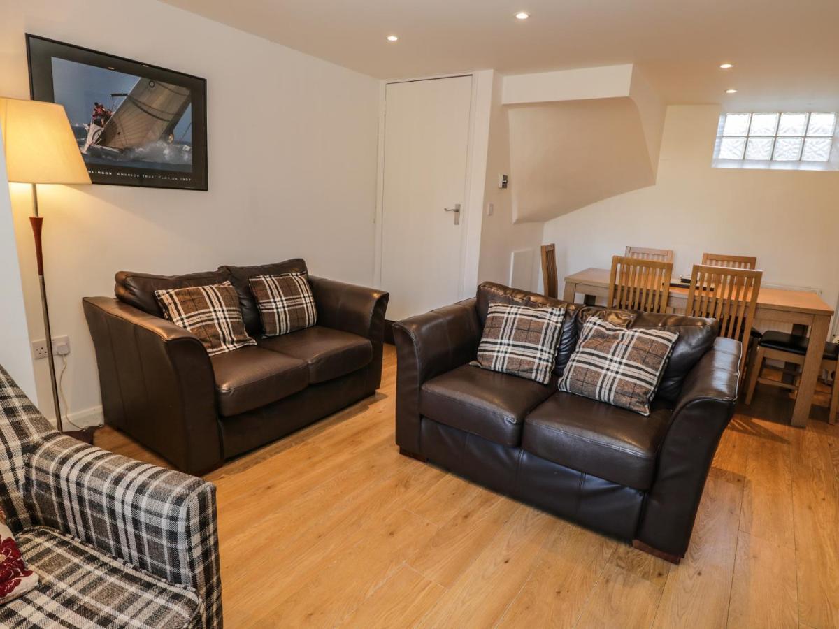 5 Green Lane Villa Уитби Екстериор снимка