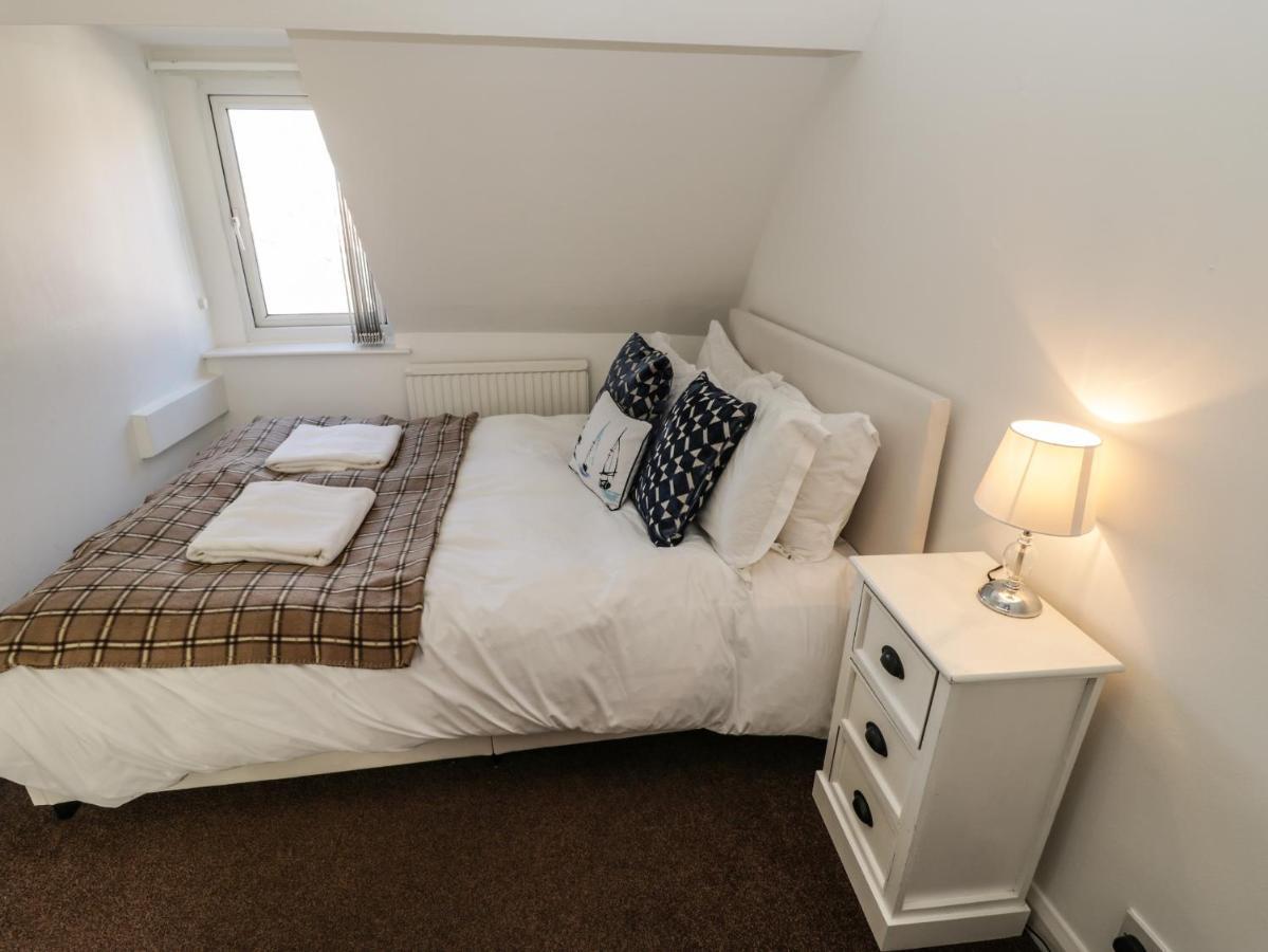5 Green Lane Villa Уитби Екстериор снимка